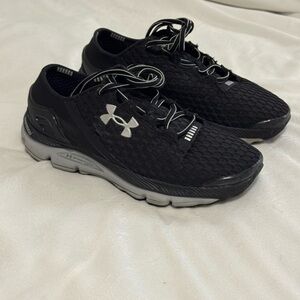 Under Armour Men's Black and Gray Athletic Shoes
